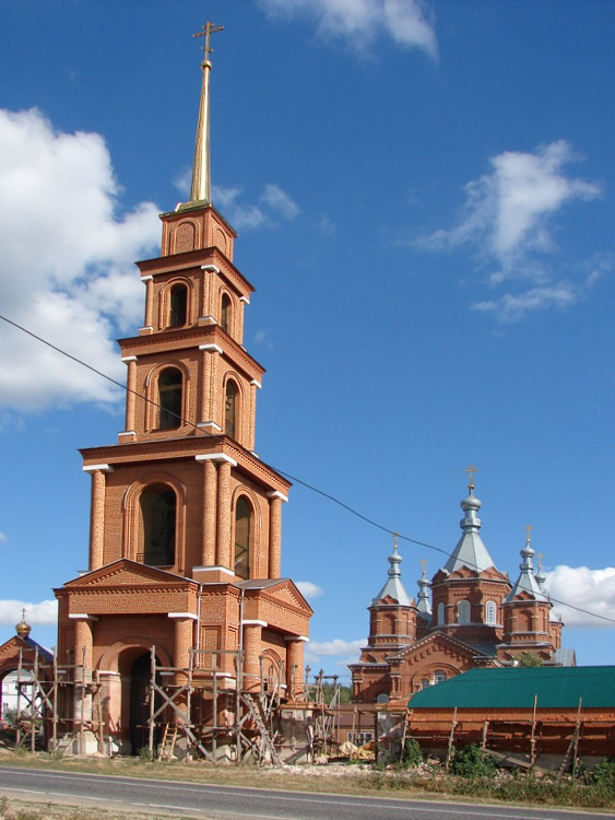 Тюнино. Богородицко-Тихоновский Тюнинский женский монастырь. фасады