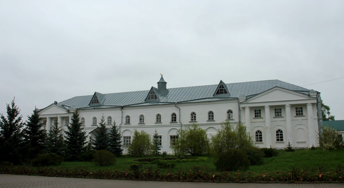 Тюнино. Богородицко-Тихоновский Тюнинский женский монастырь. фасады, Келейный корпус