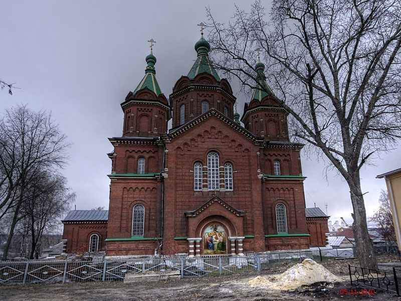 Задонск. Собор Троицы Живоначальной быв. Тихоновского Троицкого (Скорбященского) монастыря. фасады