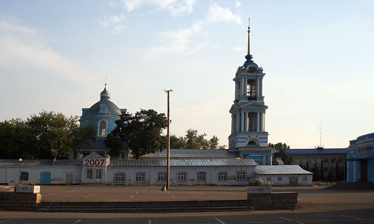 Задонск. Собор Успения Пресвятой Богородицы. общий вид в ландшафте, Вид с севера