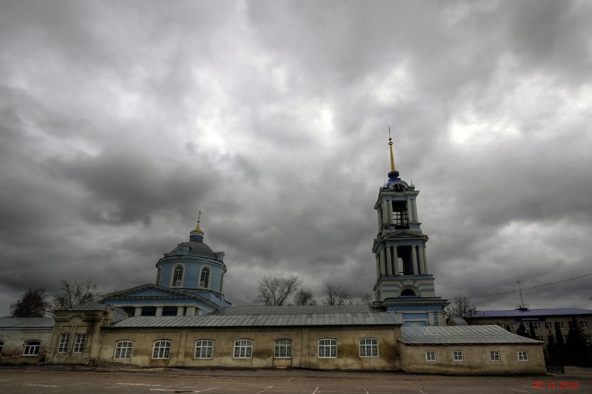 Задонск. Собор Успения Пресвятой Богородицы. общий вид в ландшафте