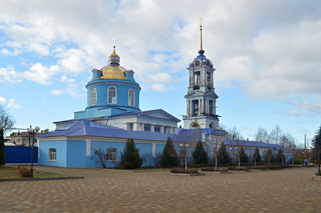 Собор Успения Пресвятой Богородицы, Задонск (Задонский район, Липецкая область). фасады, Общий вид на ландшафте