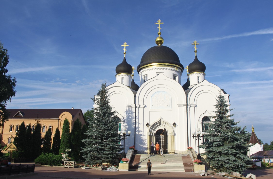 Скит, урочище. Тихоновский Преображенский женский монастырь. фасады