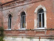 Церковь Казанской иконы Божией Матери на кладбище, Архитектура оконных проемов северного фасада трапезной церкви<br>, Задонск, Задонский район, Липецкая область