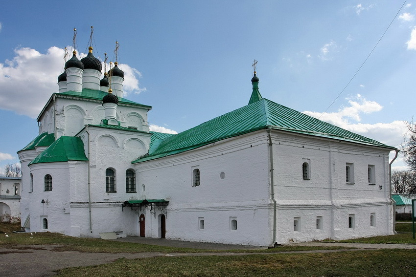 Успенский монастырь. Собор Успения Пресвятой Богородицы, Александров (Александровский район, Владимирская область). общий вид в ландшафте, Успенский собор. Вид с северо-востока.