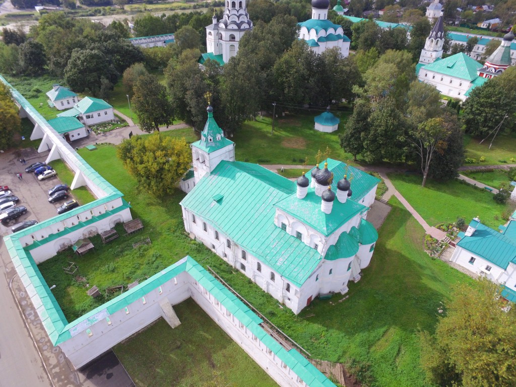 Александров. Успенский монастырь. Собор Успения Пресвятой Богородицы. общий вид в ландшафте, Вид с юго-востока, фото с квадрокоптера.