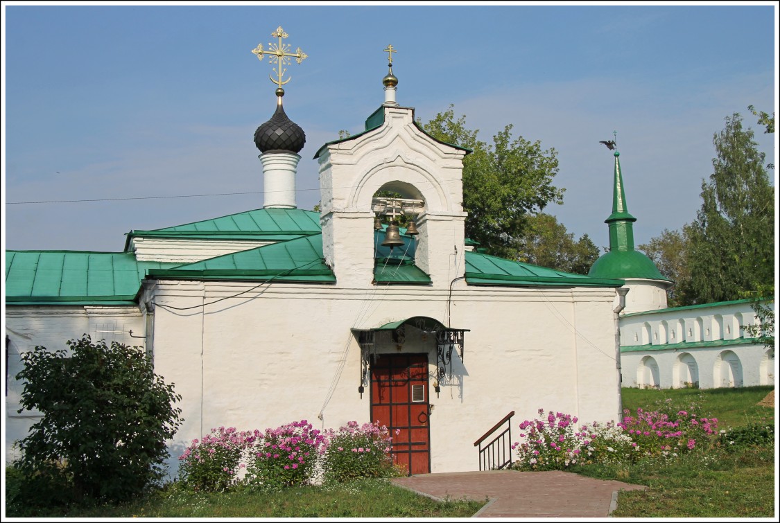 Александров. Успенский монастырь. Церковь Сретения Господня. фасады