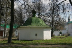 Александров. Успенский монастырь. Часовня водосвятная