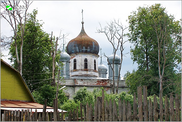 Церковь Георгия Победоносца, Березники (Собинский район, Владимирская область). архитектурные детали, Завершение основного объема, вид с севера