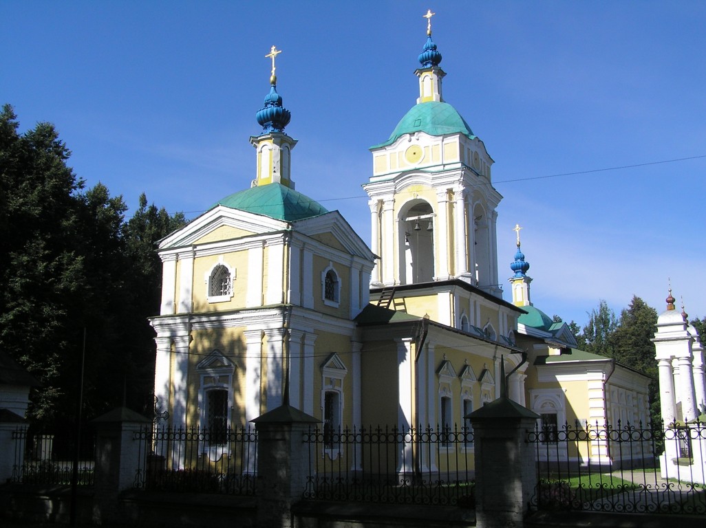 Церковь Иоанна Богослова, Могильцы (Богословское) (Пушкинский район и гг. Ивантеевка, Королёв, Московская область). фасады