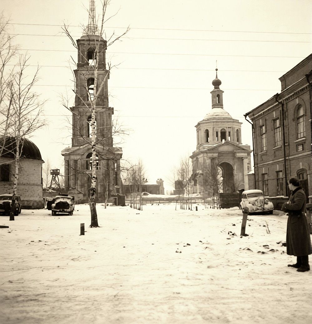 Фото 1941 г. с аукциона e-bay.de, архивная фотография. Колокольня церкви Николая Чудотворца, Венёв (Венёвский район, Тульская область)