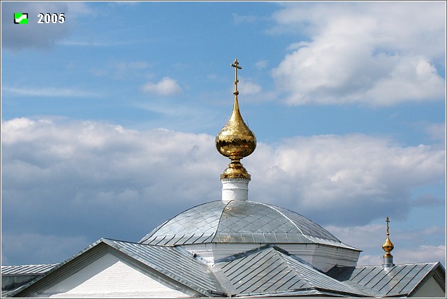 Санино. Никольский женский монастырь. Церковь Покрова Пресвятой Богородицы. архитектурные детали, Завершение основного объема