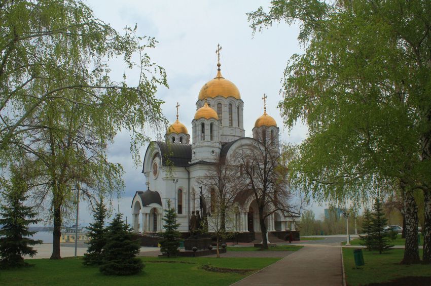 Самара. Церковь Георгия Победоносца. общий вид в ландшафте