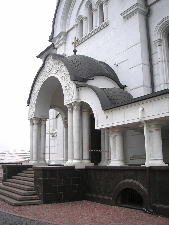 Самара. Церковь Георгия Победоносца. архитектурные детали, Вход в храм.