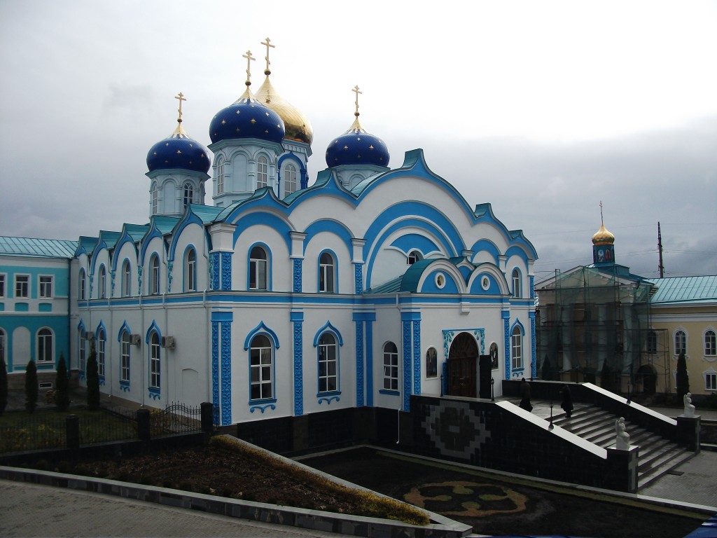 Задонск. Задонский Рождество-Богородицкий мужской монастырь. Церковь Рождества Богородицы. фасады