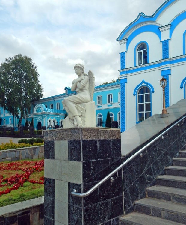 Задонск. Задонский Рождество-Богородицкий мужской монастырь. Церковь Рождества Богородицы. архитектурные детали