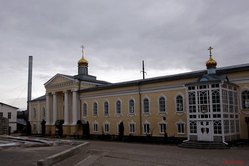 Задонский Рождество-Богородицкий мужской монастырь. Трапезный корпус с церковью Вознесения Господня, Задонск (Задонский район, Липецкая область). фасады