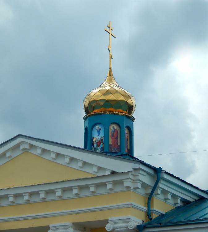 Задонск. Задонский Рождество-Богородицкий мужской монастырь. Трапезный корпус с церковью Вознесения Господня. архитектурные детали