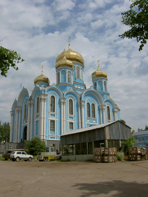 Задонск. Задонский Рождество-Богородицкий мужской монастырь. Собор Владимирской иконы Божией Матери. фасады