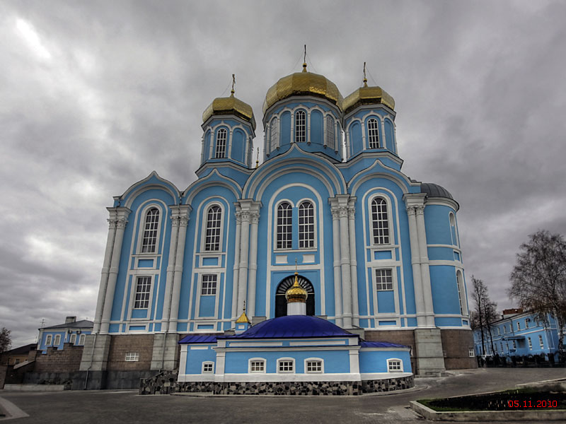 Задонск. Задонский Рождество-Богородицкий мужской монастырь. Собор Владимирской иконы Божией Матери. фасады