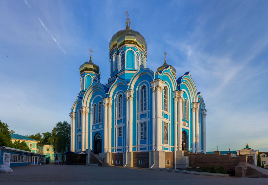 Задонск. Задонский Рождество-Богородицкий мужской монастырь. Собор Владимирской иконы Божией Матери. фасады, Вид с северо-запада