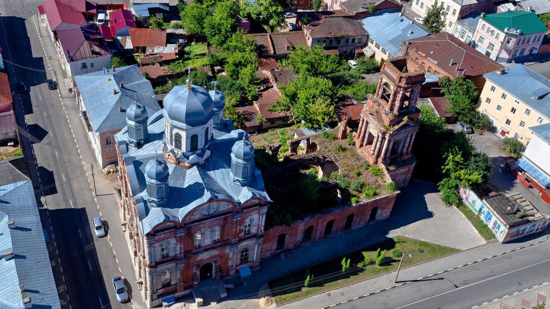 Елец. Церковь Михаила Архангела. общий вид в ландшафте