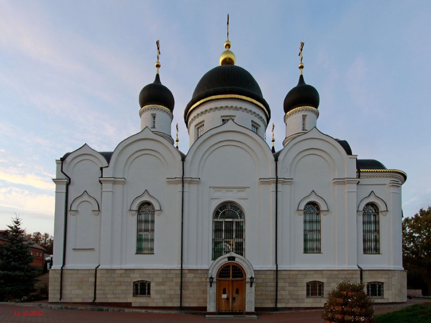 Тихоновский Преображенский женский монастырь. Собор Троицы Живоначальной, Скит, урочище (Задонский район, Липецкая область). фасады