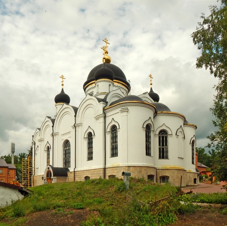 Скит, урочище. Тихоновский Преображенский женский монастырь. Собор Троицы Живоначальной. фасады