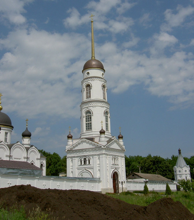 Тихоновский Преображенский женский монастырь. Церковь Преображения Господня в колокольне, Скит, урочище (Задонский район, Липецкая область). фасады