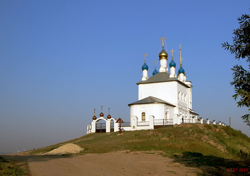 Епифань. Епифанский Успенский скит-подворье. Церковь Успения Пресвятой Богородицы. фасады