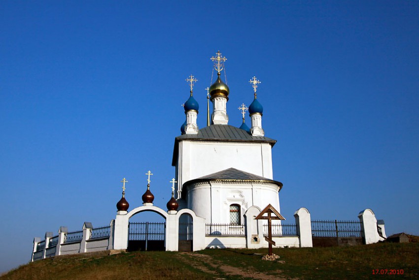 Епифанский Успенский скит-подворье. Церковь Успения Пресвятой Богородицы, Епифань (Кимовский район, Тульская область). фасады