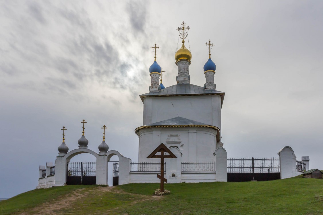 Епифанский Успенский скит-подворье. Церковь Успения Пресвятой Богородицы, Епифань (Кимовский район, Тульская область). фасады, Вид с востока