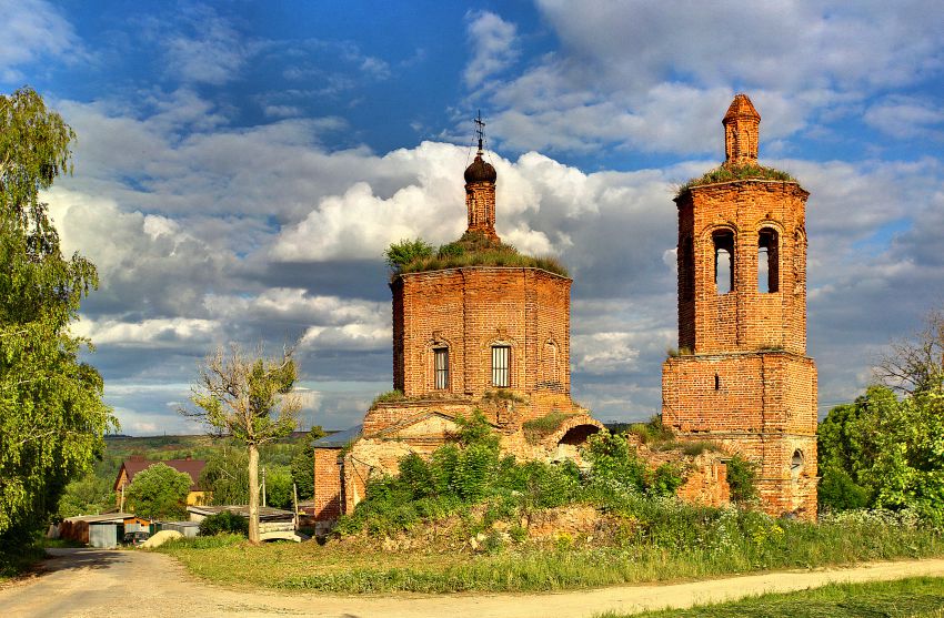 Церковь Флора и Лавра, Свиридовский (Венёвский район, Тульская область). общий вид в ландшафте