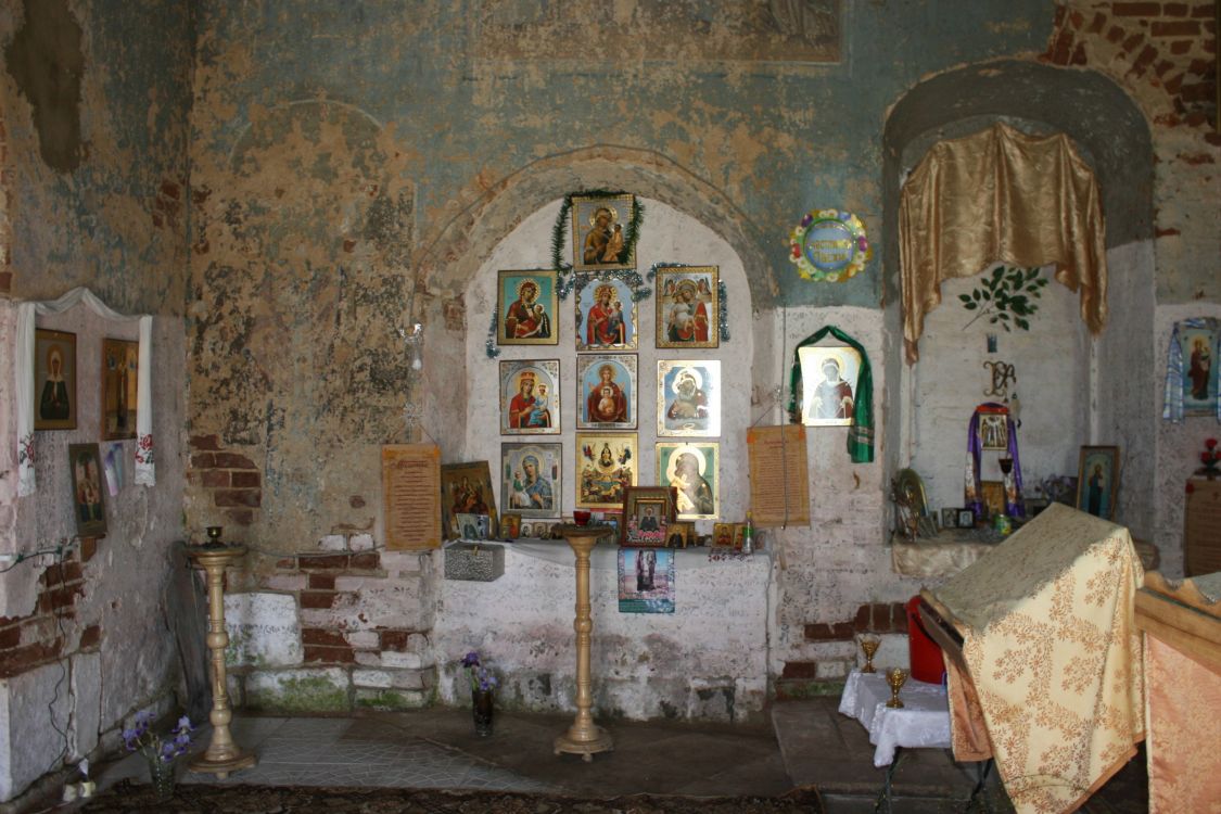 Свиридовский. Церковь Флора и Лавра. интерьер и убранство