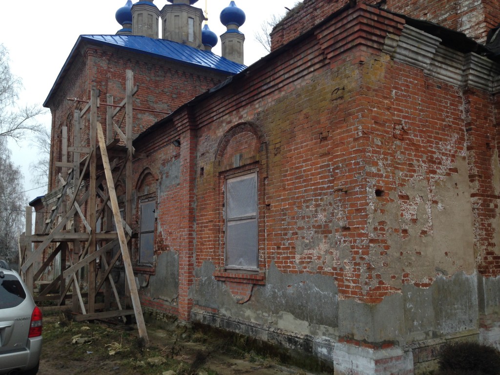 Хавки. Церковь Рождества Пресвятой Богородицы. документальные фотографии, Восстановление идёт