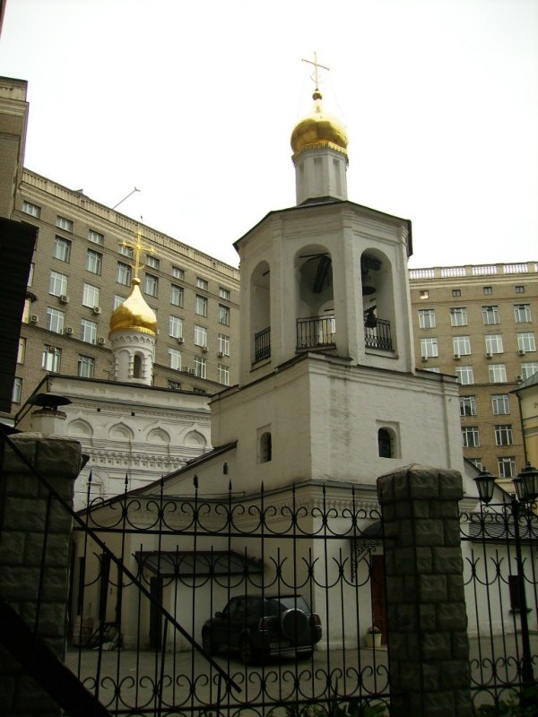 Церковь Михаила Архангела (Покрова Пресвятой Богородицы) в Овчинниках, Замоскворечье (Центральный административный округ (ЦАО), г. Москва). фасады