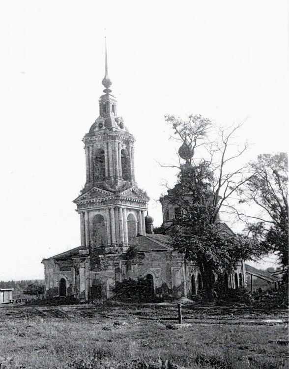 Апухтино. Церковь Благовещения Пресвятой Богородицы. архивная фотография, фото с http://apuhtino.ru/page/2/