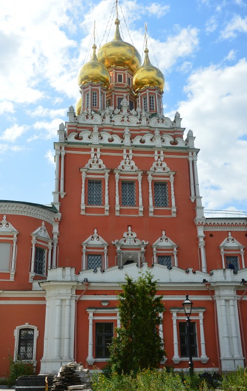 Якиманка. Церковь Воскресения Христова в Кадашах. фасады