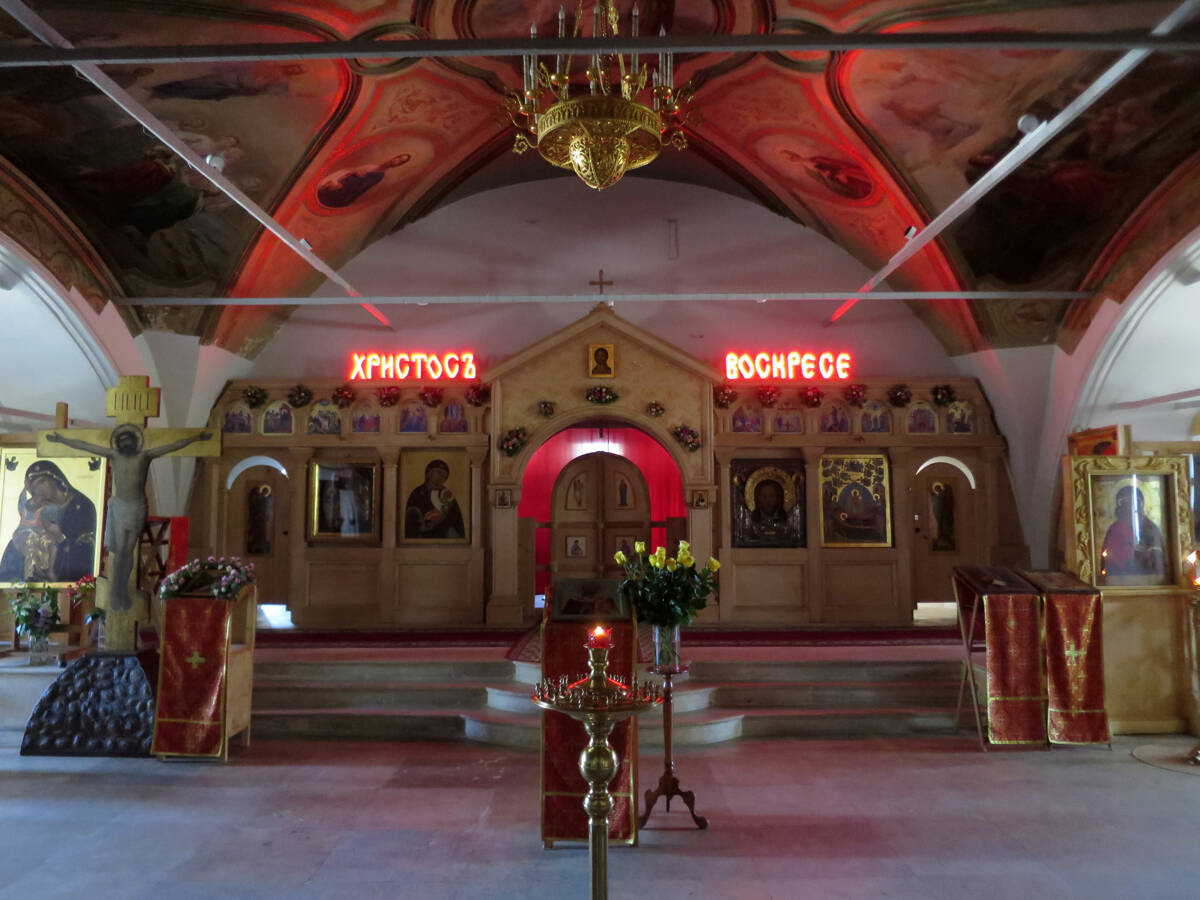 Церковь Воскресения Христова в Кадашах, Якиманка (Центральный административный округ (ЦАО), г. Москва). интерьер и убранство, Иконостас нижнего храма