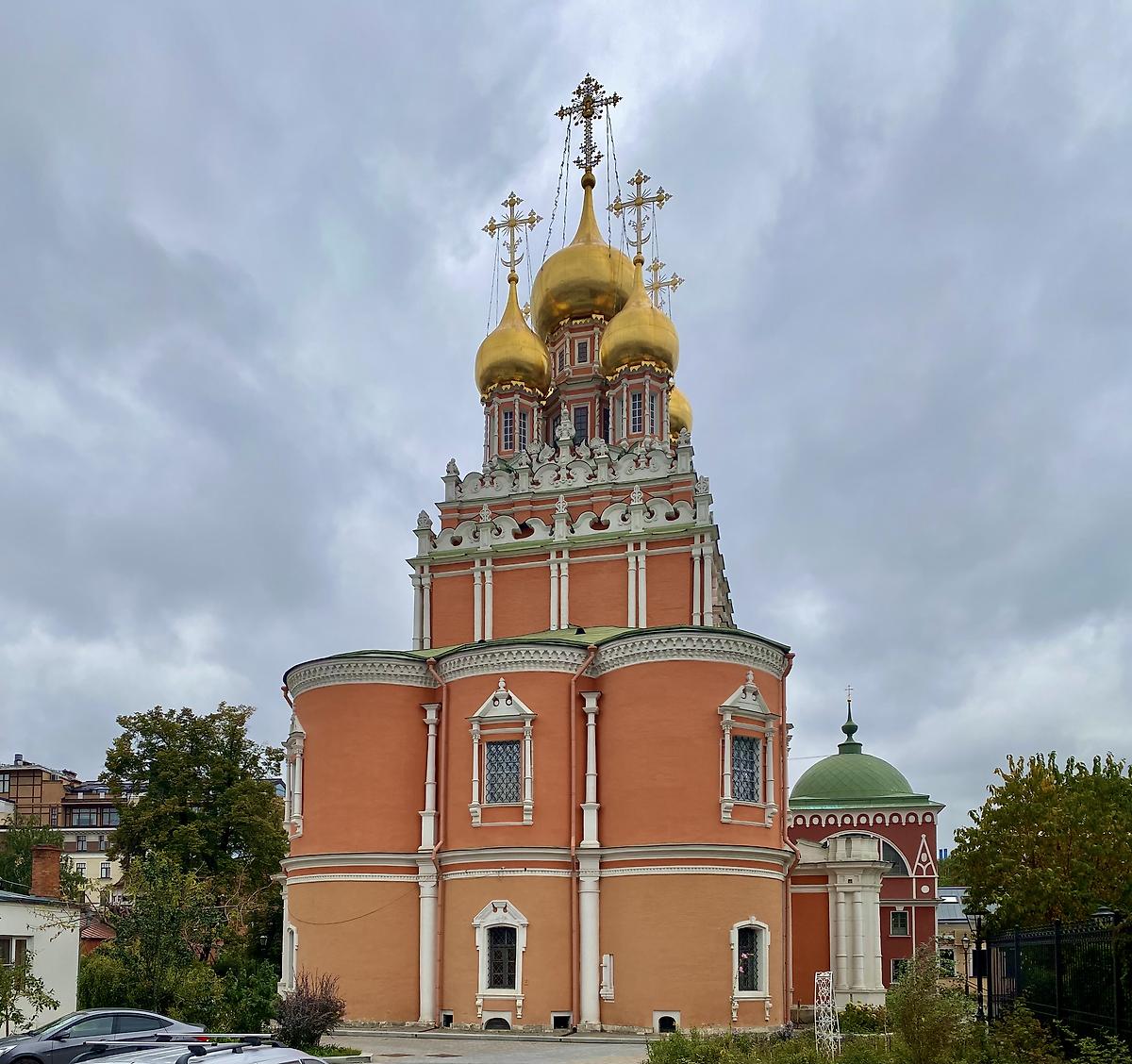 Восточный фасад, фасады. Церковь Воскресения Христова в Кадашах, Якиманка (Центральный административный округ (ЦАО), г. Москва)