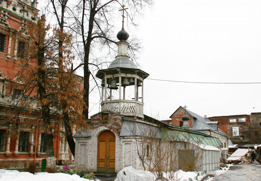 Церковь Иова Почаевского в Кадашах, Якиманка (Центральный административный округ (ЦАО), г. Москва). общий вид в ландшафте