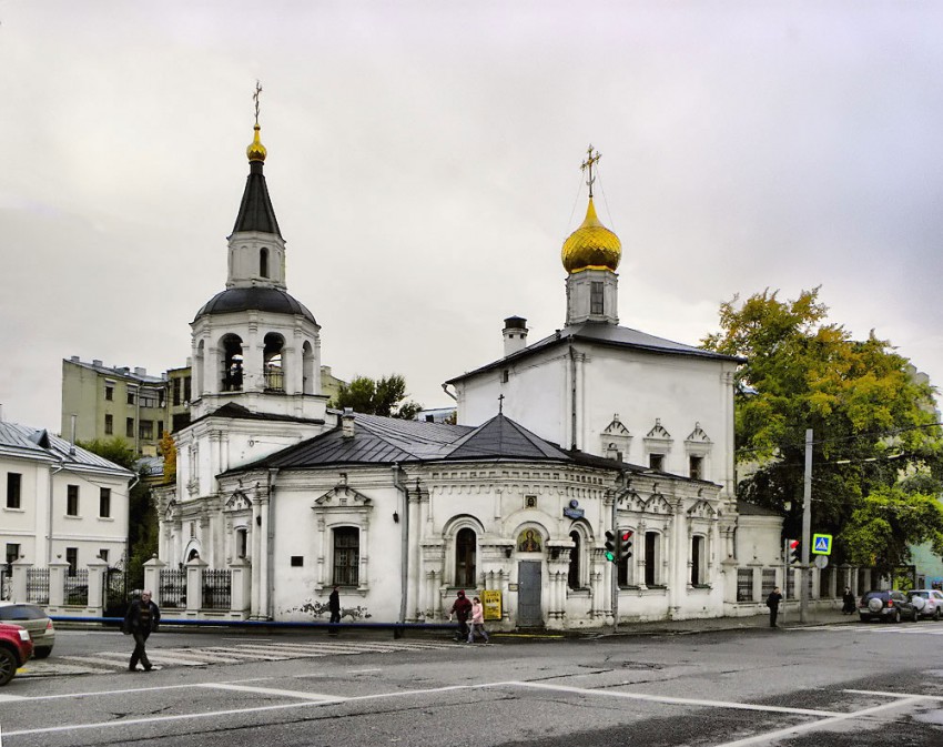 Мещанский. Церковь Успения Пресвятой Богородицы в Печатниках. общий вид в ландшафте