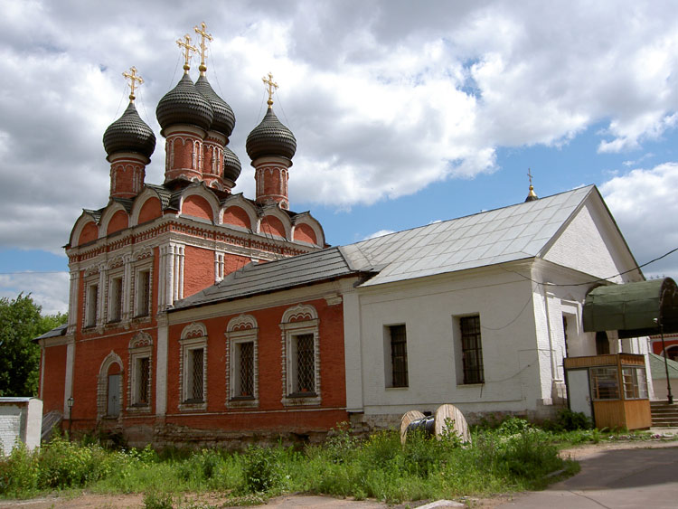 Высоко-Петровский монастырь. Собор Боголюбской иконы Божией Матери, Тверской (Центральный административный округ (ЦАО), г. Москва). фасады