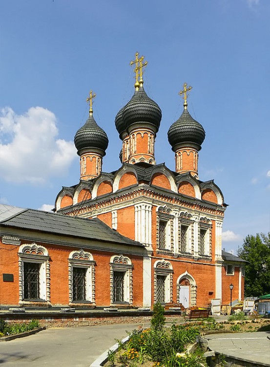 Высоко-Петровский монастырь. Собор Боголюбской иконы Божией Матери, Тверской (Центральный административный округ (ЦАО), г. Москва). фасады