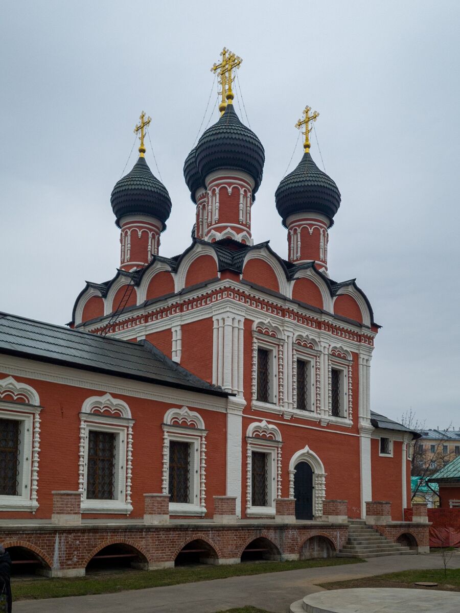 Высоко-Петровский монастырь. Собор Боголюбской иконы Божией Матери, Тверской (Центральный административный округ (ЦАО), г. Москва). фасады