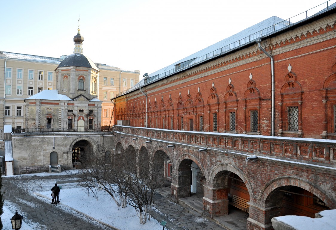 Высоко-Петровский монастырь. Церковь Пахомия Великого (Петра и Павла), Тверской (Центральный административный округ (ЦАО), г. Москва). фасады