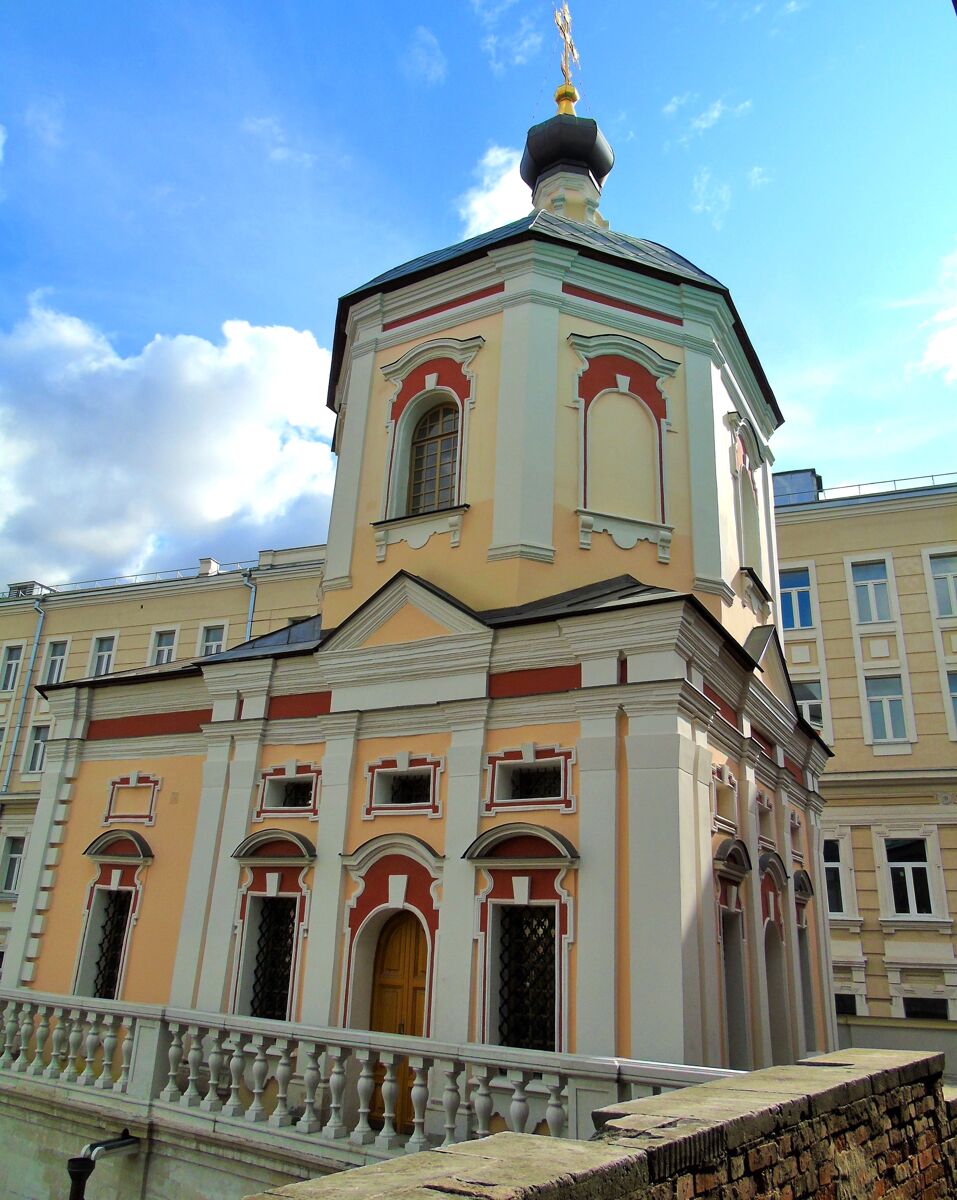 Высоко-Петровский монастырь. Церковь Пахомия Великого (Петра и Павла), Тверской (Центральный административный округ (ЦАО), г. Москва). фасады