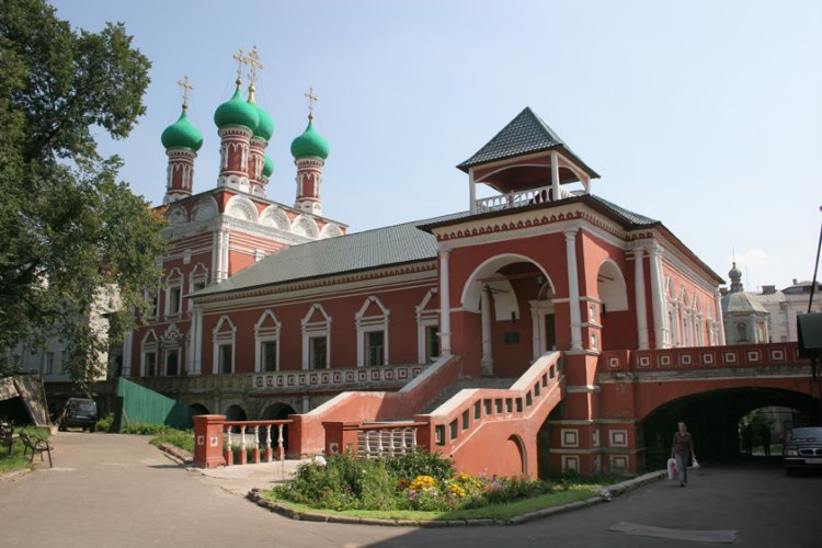 Высокопетровский монастырь. Церковь Сергия Радонежского, Тверской (Центральный административный округ (ЦАО), г. Москва). фасады