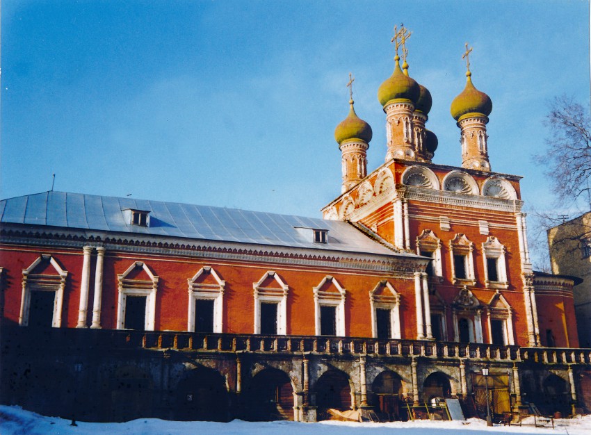 Высокопетровский монастырь. Церковь Сергия Радонежского, Тверской (Центральный административный округ (ЦАО), г. Москва). фасады