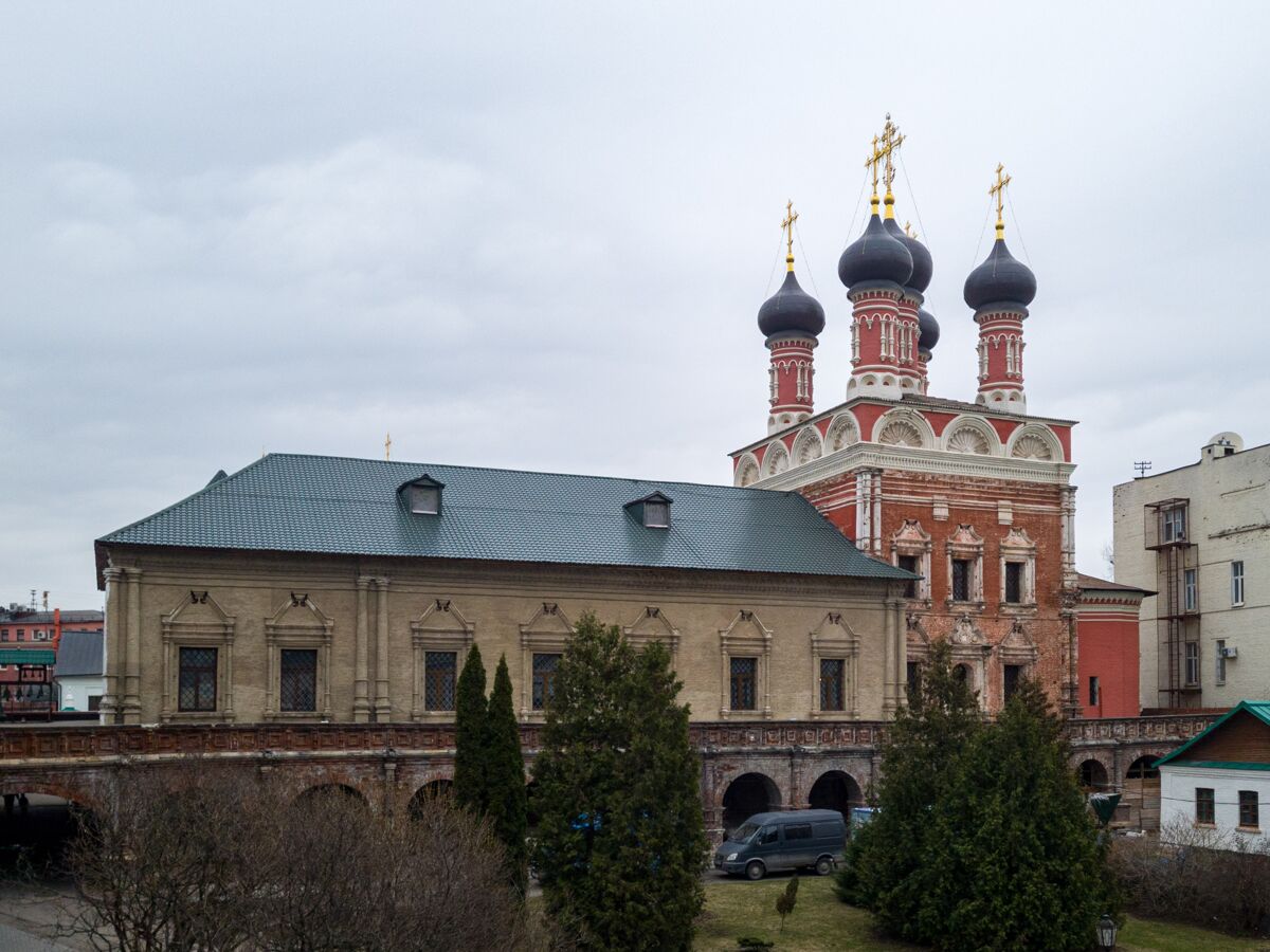 Высокопетровский монастырь. Церковь Сергия Радонежского, Тверской (Центральный административный округ (ЦАО), г. Москва). фасады